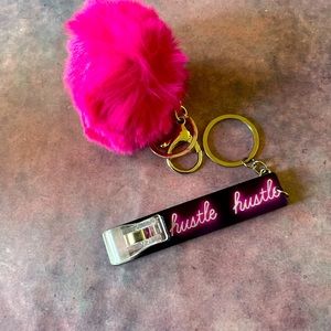 Keychain card pullers
